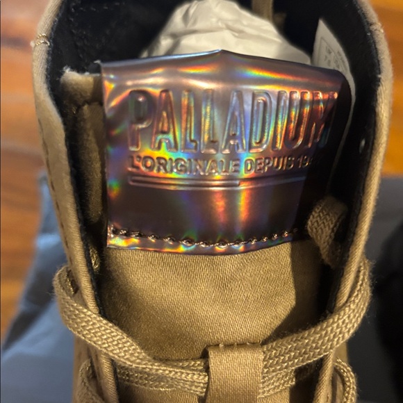 NEW IN BOX Palladium Shoes boots Women’s Revolt Hi Tops size 9.5 usa 1947 Olive - Picture 4 of 8